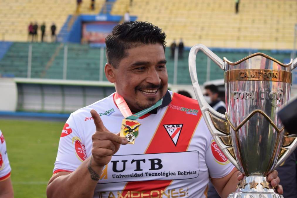 Omar Asad - En el Olimpia siguen analizando quien será el próximo técnico del equipo y el último currículum que ha llegado a las oficinas es el del argentino ‘Turco’ Asad, quien se coronó campeón en 2021 con el club Always Ready de Bolivia.