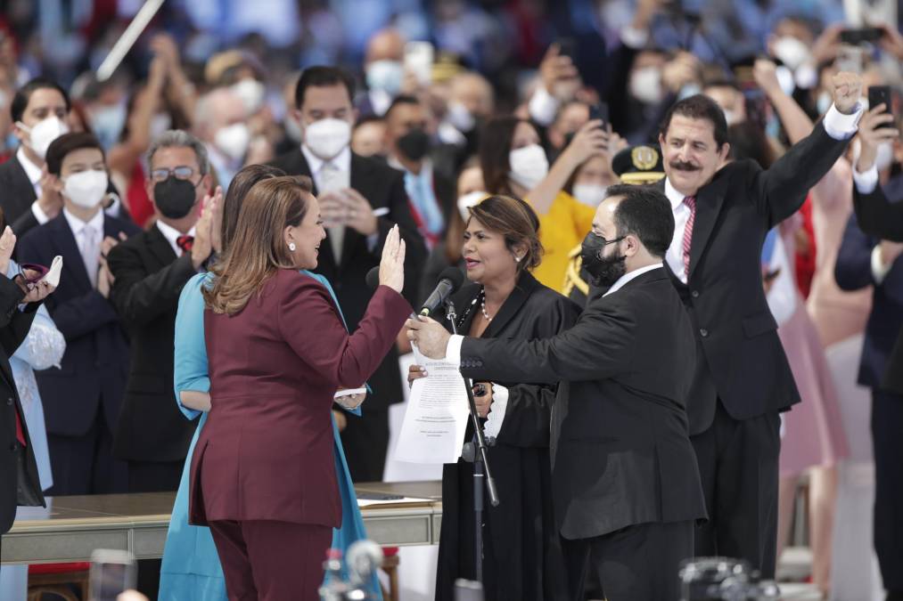 La presidente electa Xiomara Castro toma juramento como nueva presidente de Honduras,en el Estadio Nacional Tiburcio Varias Andino en Tegucigalpa.