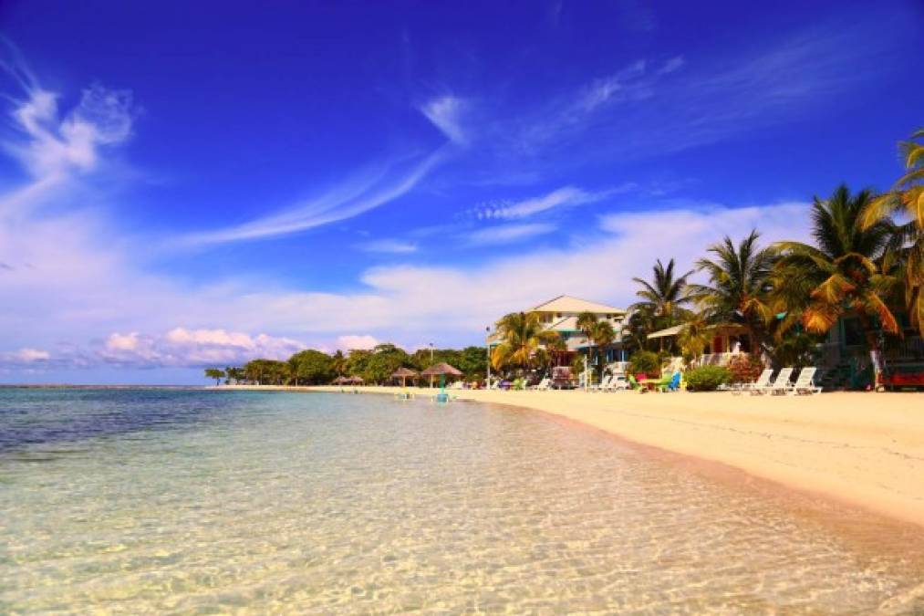 Graham place beach, Guanaja<br/>Es un lugar tranquilo, que combina las hermosas playas, ambiente relajado y muchos juegos acuáticos para disfrutar.