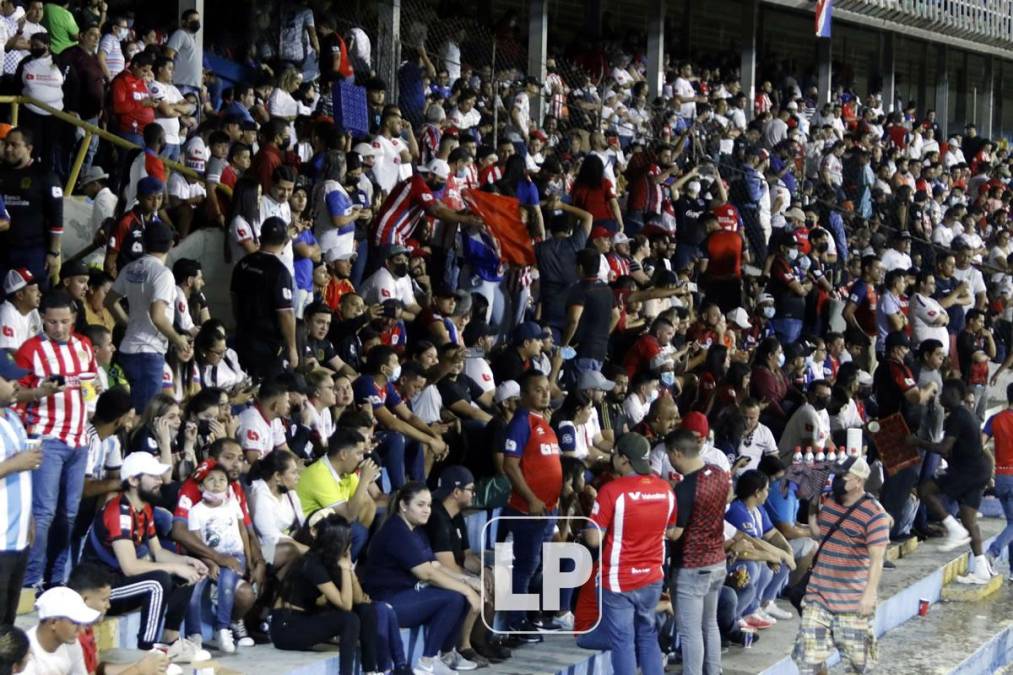 ¡Qué fiesta! El espectacular ambiente que se vivió en el Morazán con el partido Olimpia-Diriangén por Liga Concacaf