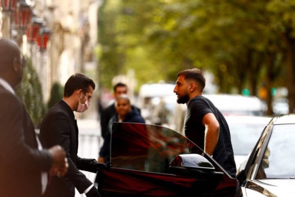 El portero italiano Donnarumma está alojado en el mismo hotel en donde estará viviendo Messi en París.