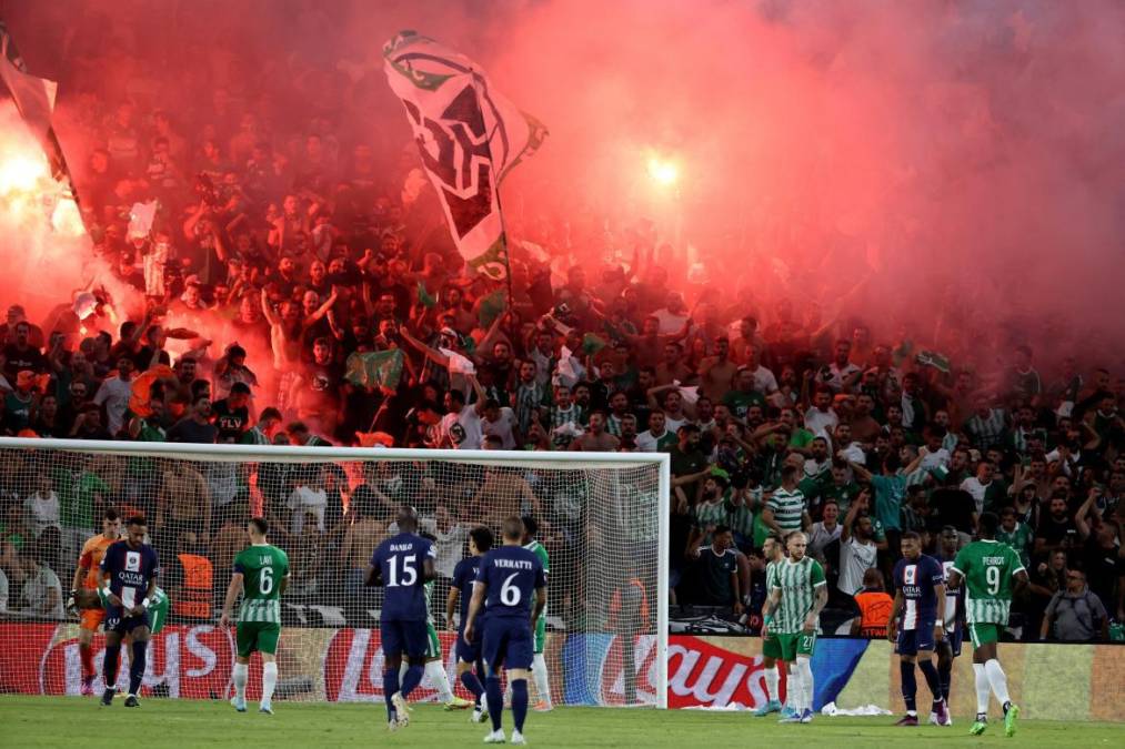 El espectacular ambiente que se vivió en el estadio Sammy Ofer con el partido del Maccabi Haifa contra el París Saint Germain (PSG).