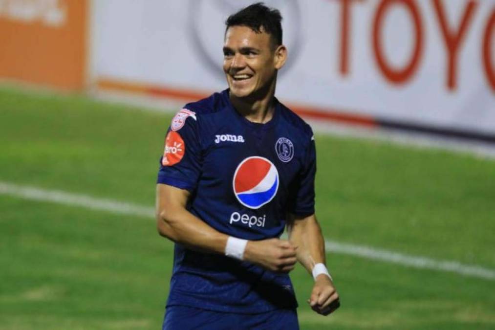Roberto Moreira: El delantero paraguayo le reveló a Diario Diez que llegó a un acuerdo para seguir un año más en Motagua. <br/>