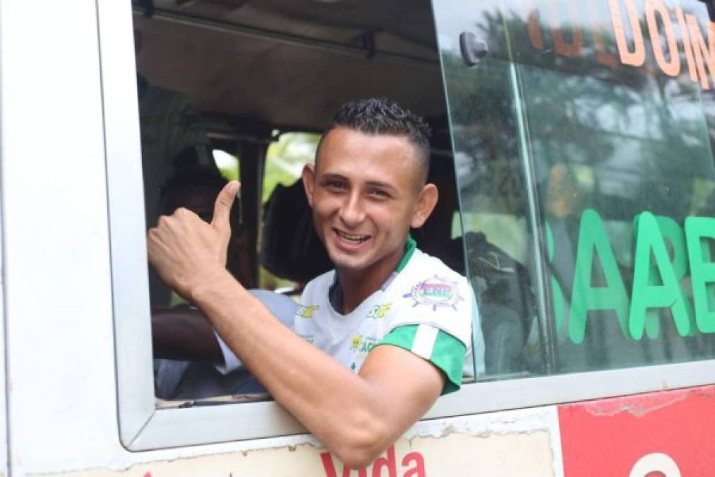 ¿'Loco' Abreu a Honduras? Olimpia sorprende con sus fichajes y bajas