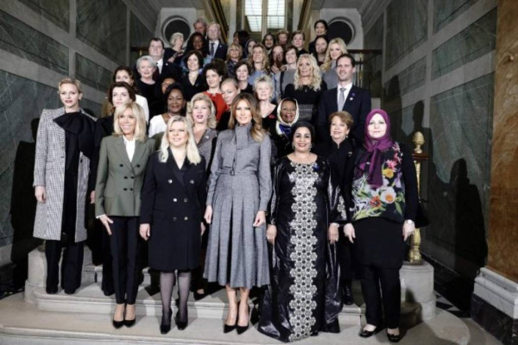 Melania lideró más tarde una reunión de las primeras damas en el Palacio del Elíseo, al margen de la conmemoración del armisticio entre las Potencias Aliadas y Alemania.