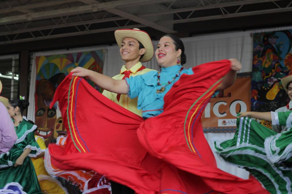 Danza y cultura en el Festival Folclórico 2023 de las escuelas privadas