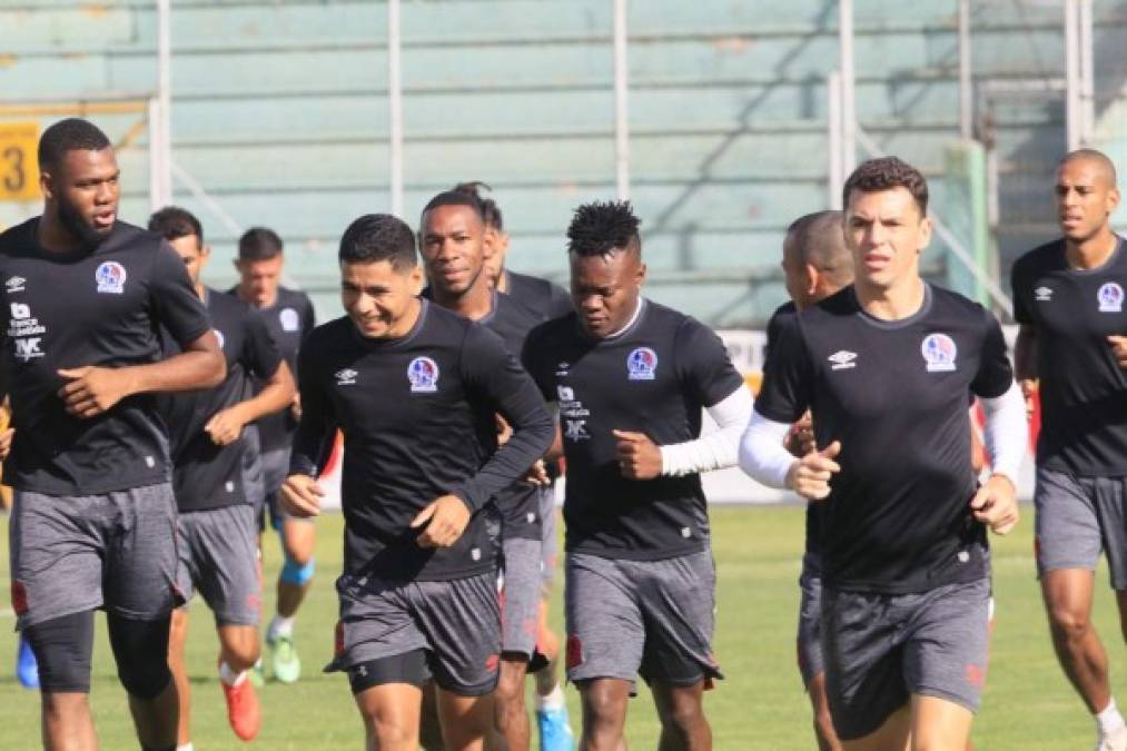 La plantilla del Olimpia quedó lista para viajar a La Ceiba y afrontar el arranque de la pentagonal.