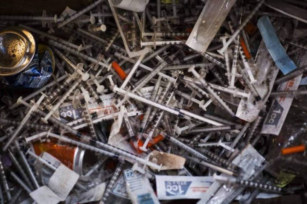 La crisis de opiáceos llevó al presidente Trump a anunciar que pedirá la pena de muerte para los narcotraficantes e intentará endurecer las sentencias por ese crimen, en un intento de combatir la epidemia de drogas que cada día deja 175 muertos por sobredosis en su país.