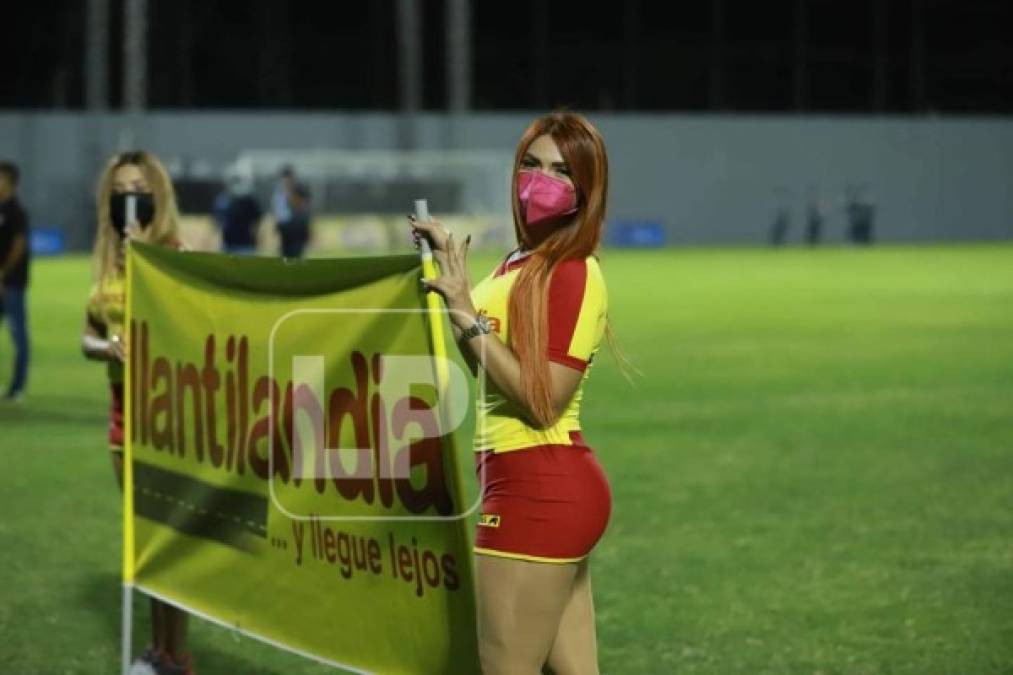 La bella edecán Ana Bautista adornó la previa del partido entre Honduras Progreso y Marathón en el estadio Morazán.