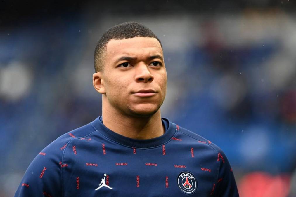 Kylian Mbappé fue el único jugador del PSG que se salvó de los abucheos. Inclusive la afición del equipo francés lo ovacionó.