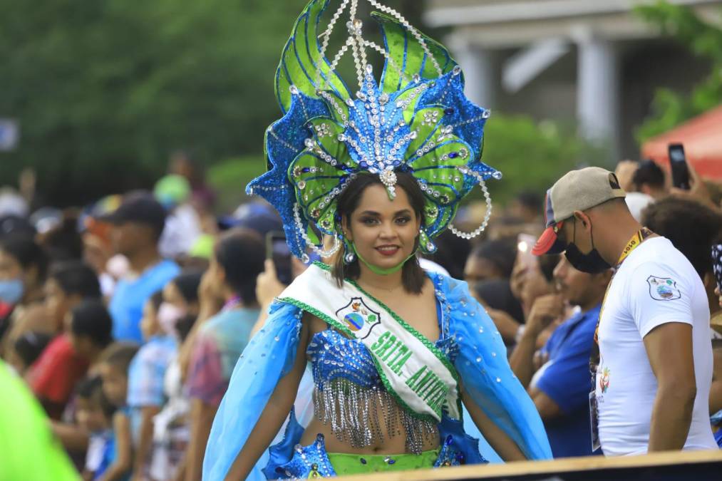 Así disfrutan hondureños y turistas del Gran Carnaval de La Ceiba 2022