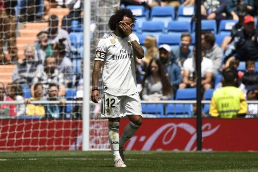 La prensa de Españ informa que Marcelo fue de los pocos jugadores que fue a darle un abrazo al tico Keylor Navas en el momento que se despedía del madridismo.