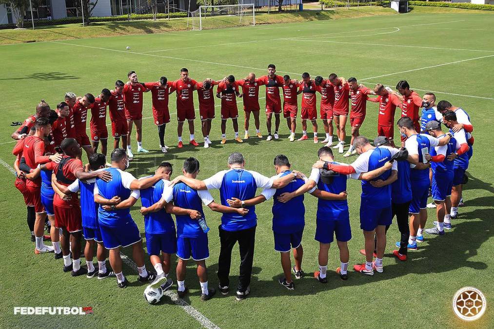 Costa Rica no hizo el reconocimiento de cancha del estadio Olímpico ya que el estratega Luis Fernando Suárez prefirió realizar una práctica larga en San José y así quedar listo para su encuentro ante la Bicolor.