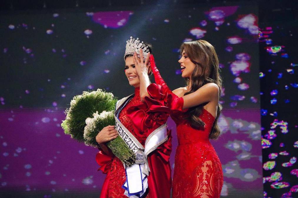 Diana Silva fue la encargada de coronar a su sucesora. Silva logró llegar al Top 10 en el pasado Miss Universo 2023 realizado en El Salvador.