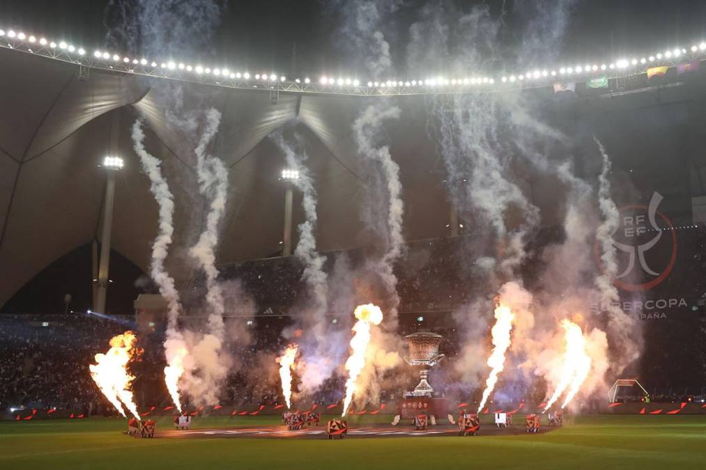 El espectáculo que montaron en el King Fahd International Stadium para la final de la Supercopa de España.