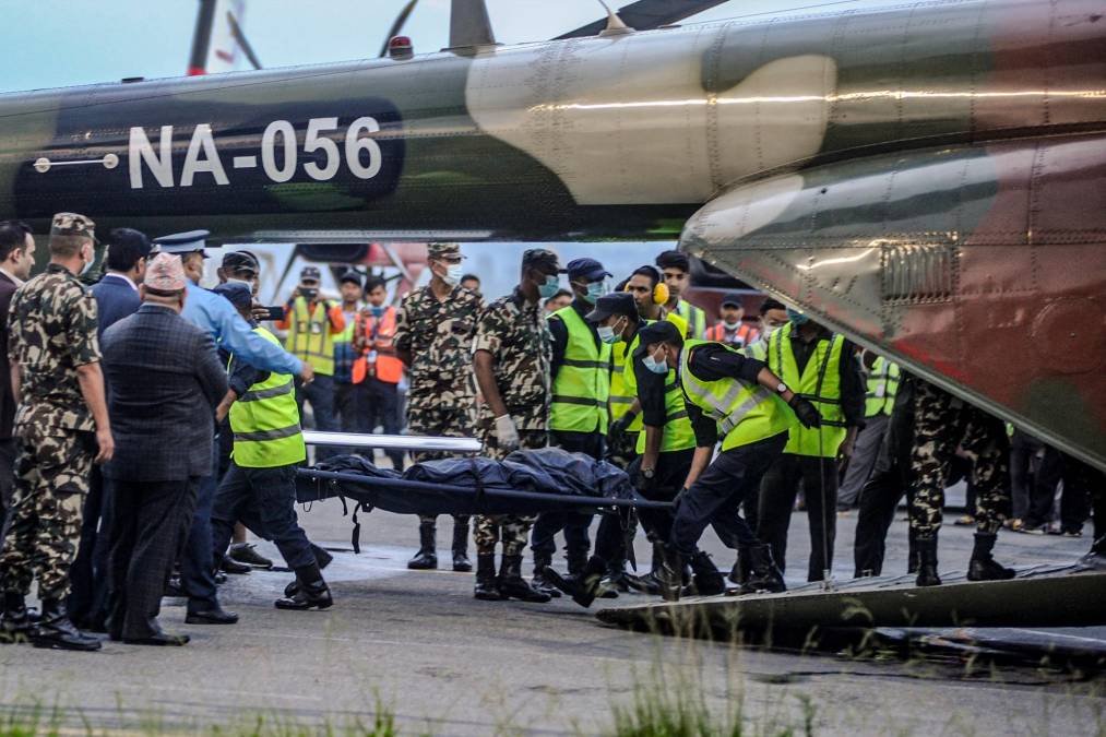 Las autoridades indicaron que el avión “sufrió un accidente” a 14.500 pies (4.420 metros) de altura, en la zona de Sanosware de la localidad de Thasang, en el distrito de Mustang.