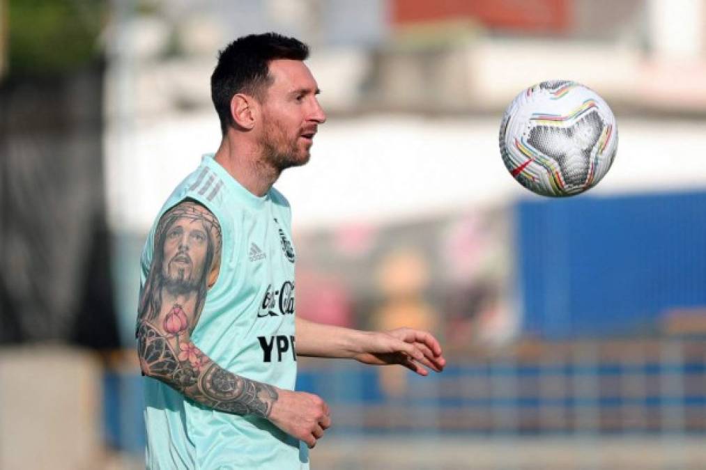 'Me gustaría que Messi nos dijese que sí cuanto antes, nos ayudaría en todos los sentidos', señaló Laporta al referirse a la renovación del astro argentino. Por ahora La Pulga sigue sin renovar. Foto AFP.
