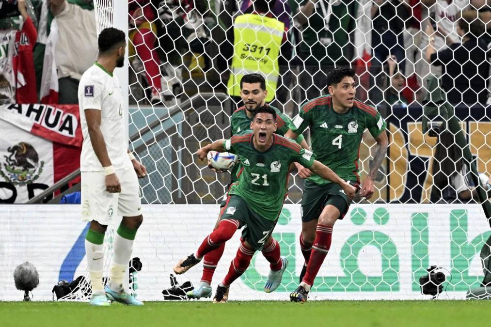 La selección mexicana pasó del júbilo por los goles al dolor de la eliminación.