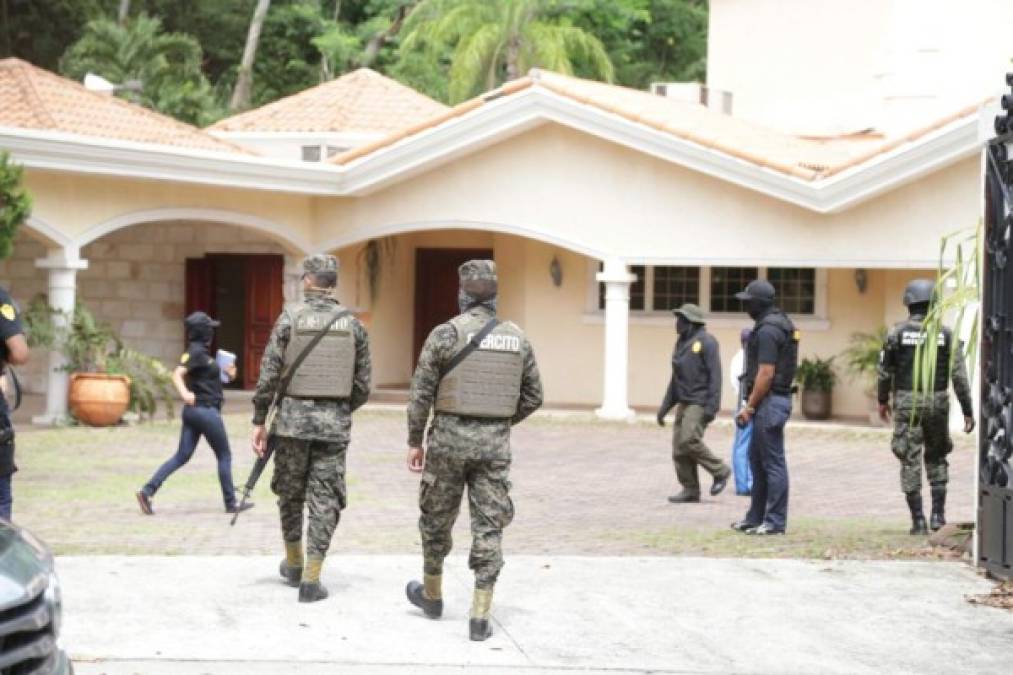 Personal militar fuertemente armado ingresó a la vivienda de Yankel Rosenthal. La Fiscalía procedió a asegurar 19 empresas, propiedades y residencias de tres miembros de la familia Rosenthal, acusados por EUA.