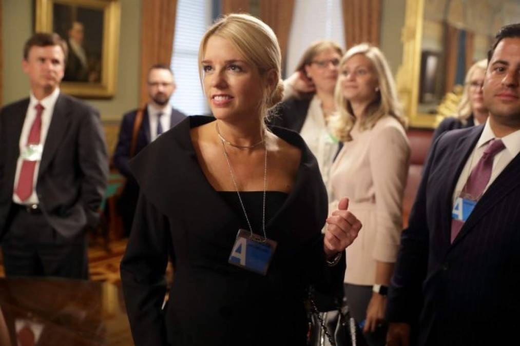 El equipo también incluirá a Pam Bondi, exfiscal estatal de Florida y aliada de Trump.