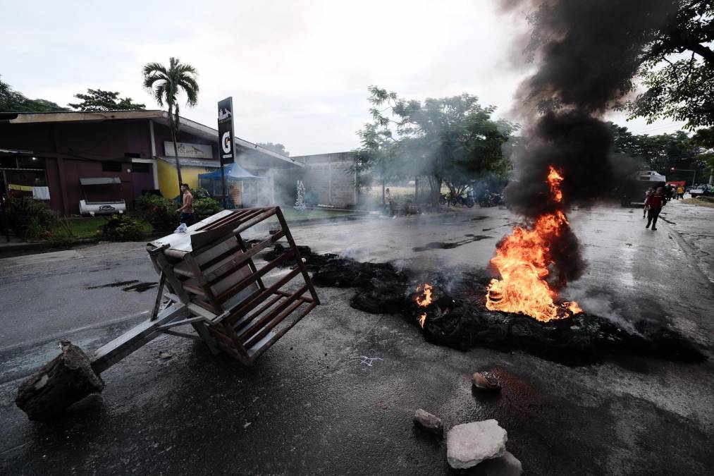 Hasta el momento, el alcalde de San Pedro Sula, Roberto Contreras, no se ha pronunciado sobre la protesta de este miércoles y tampoco respondido a la exigencia de los locatarios de la Fesitranh. 
