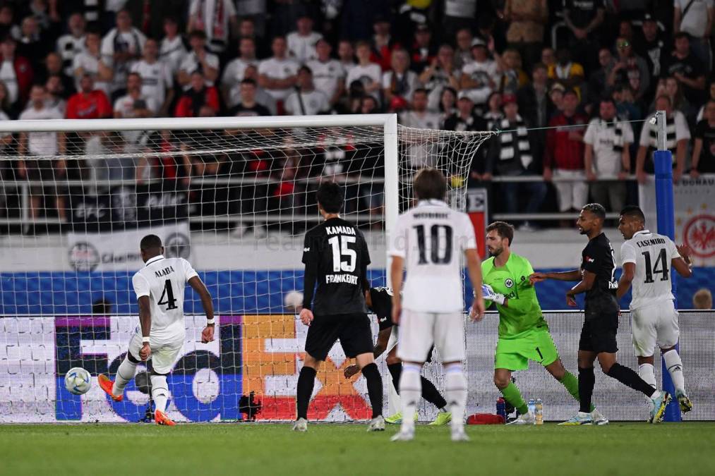 Y David Alaba empujó el pase de Casemiro para marcar el 1-0 del Real Madrid.