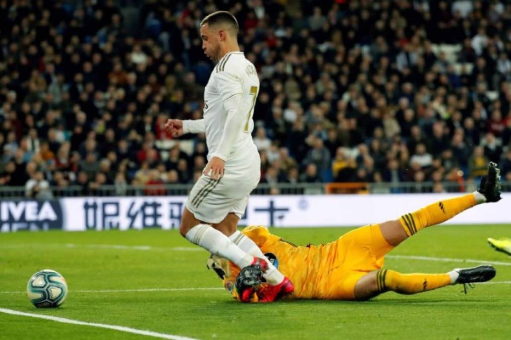 El portero del Celta, Rubén Blanco, le cometió este penal al belga Eden Hazard.