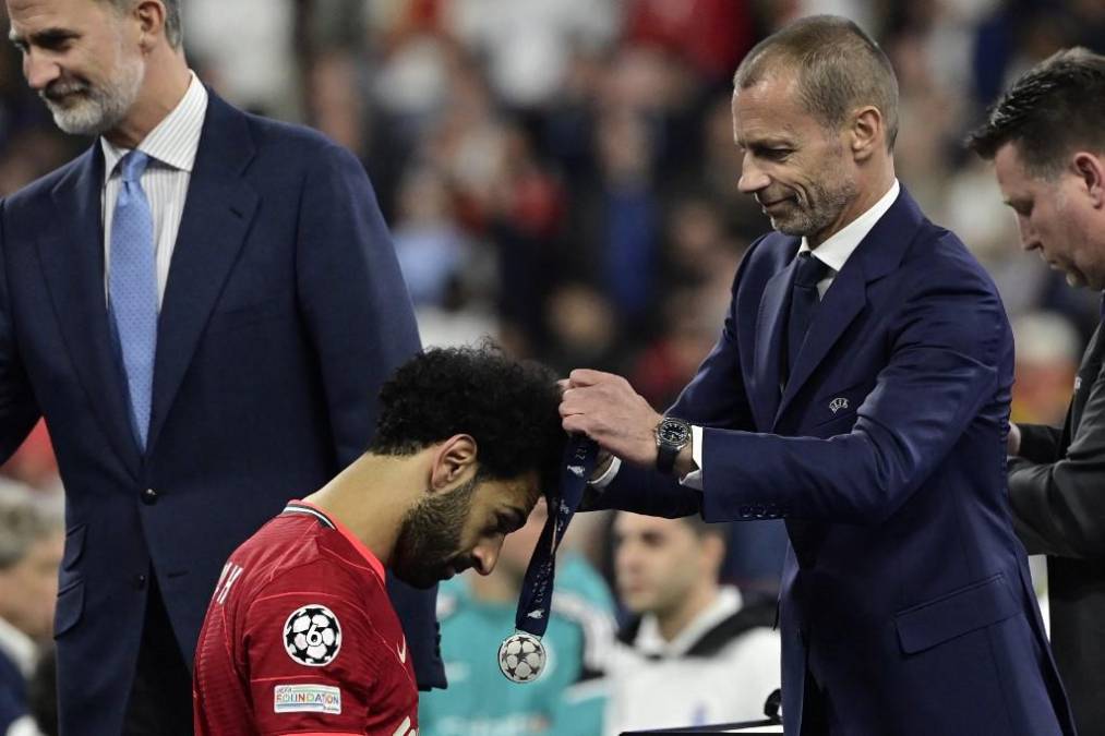 Los jugadores del Liverpool estaban destrozados tras perder la Champions League en Francia.