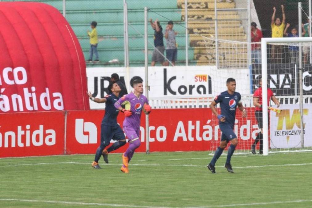 El Motagua no entró al campo junto con el Olimpia al inicio de los actos como lo hacen siempre todos los equipos de la Liga Nacional.