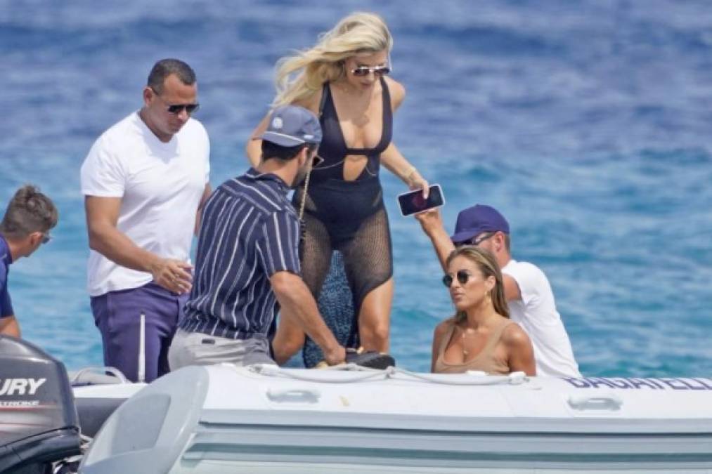 Alex Rodríguez y Melanie Collins durante sus vacaciones en Francia, hace dos semanas atrás.<br/><br/>