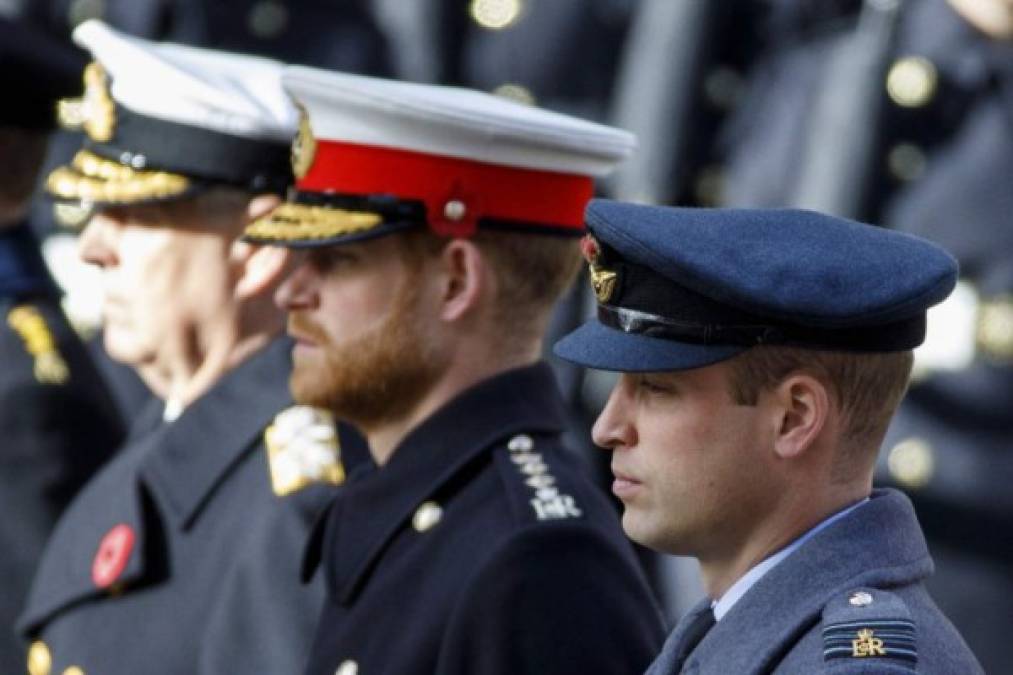 A la ceremonia de hoy asistieron los príncipes William y Harry.