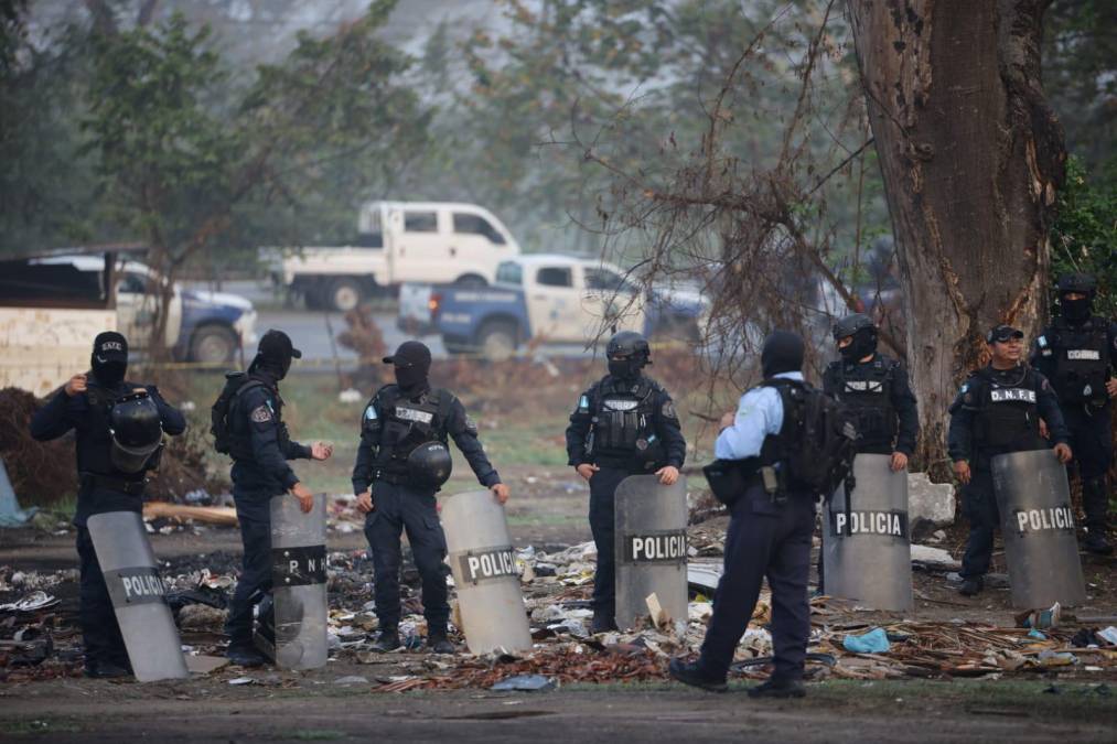 Enorme despliegue policial para desalojar a invasores de acuífero en San Pedro Sula