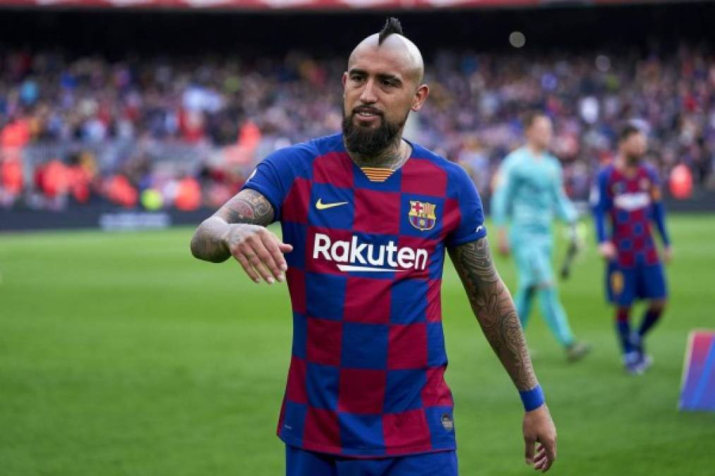 El futuro de Arturo Vidal sigue en el aire. Según adelanta el diario 'La Cuarta' de Chile, David Beckham ha pensado en el chileno para reforzar su equipo, el Inter de Miami. La publicación asegura que ya han existido contactos. El cuadro de la MLS, no es el único equipo con el que se ha vinculado al chileno. Tiempo atrás, el jugador del Barcelona fue incluido en la lista de futuribles del Inter de Milán.