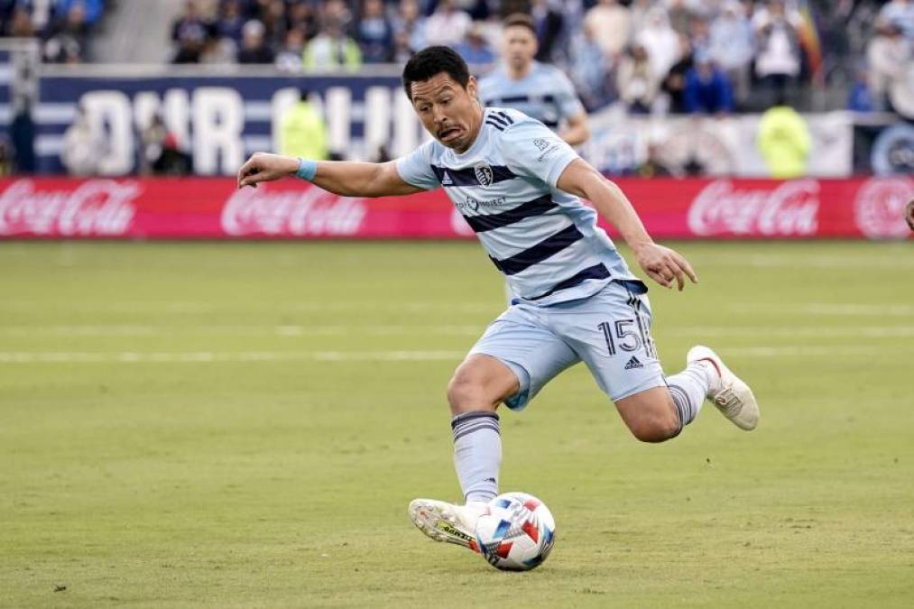 14- Roger Espinoza: El centrocampista del Sporting Kansas City tiene un costo de 300 mil euros.