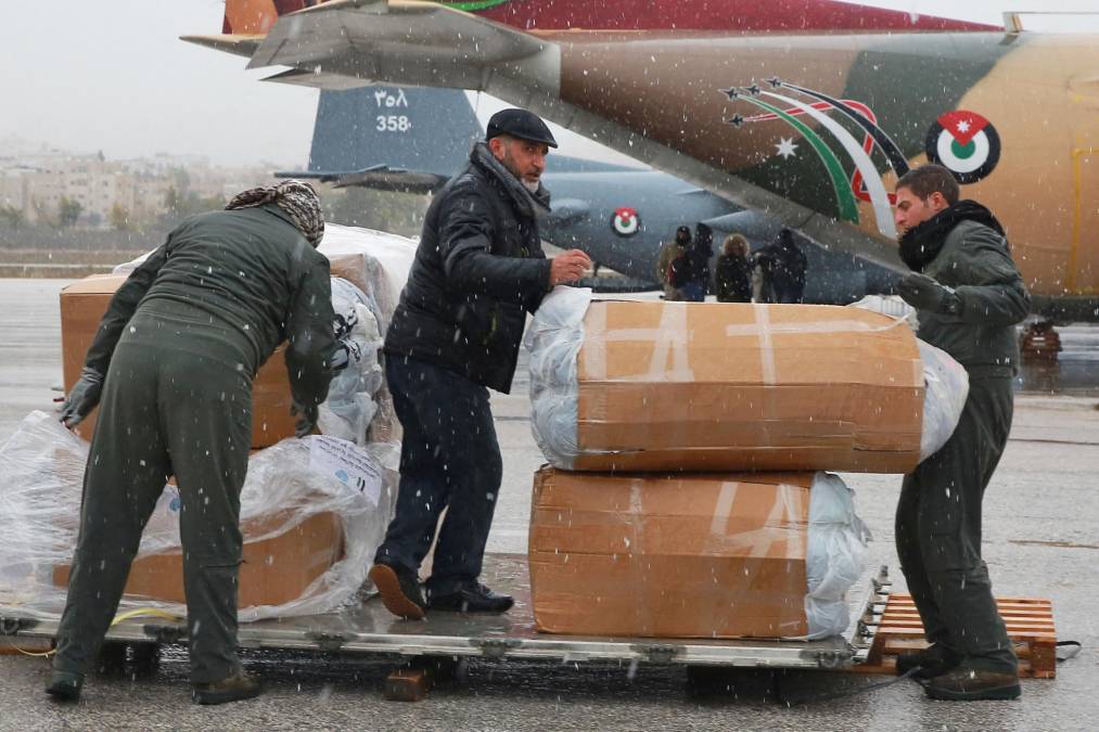 Jordania envió aviones con alimentos, materiales médicos y otros suministros.