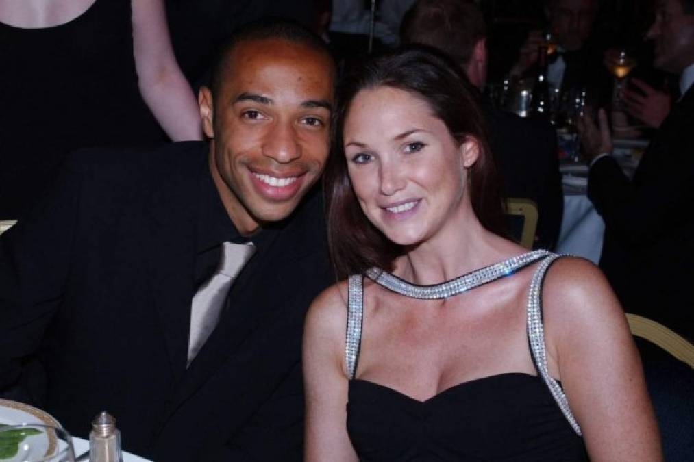 Thierry Henry - Poco después de fichar por el FC Barcelona en el año 2008, el delantero francés se divorció de la modelo Claire Merry tras cinco años de matrimonio, desde el 2003.