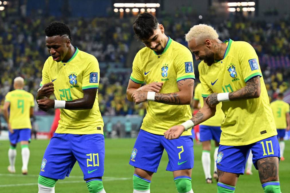 El trío dinámico entre Vinicius, Neymar y Paquetá al momento de celebrar.