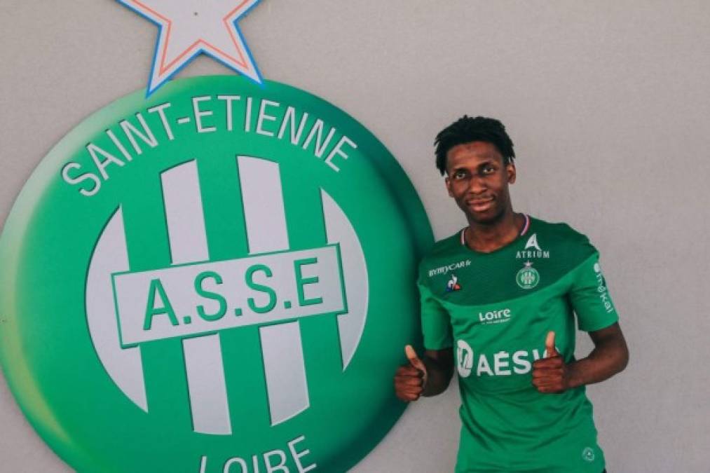 El Saint Étienne obtiene la cesión del mediocentro Yvan Neyou. El camerunés llega del filial del Sporting Braga y firma hasta junio de 2021 con opción de compra.