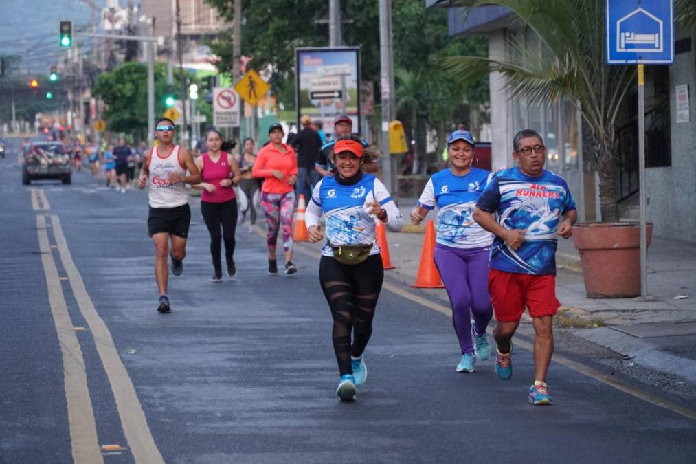 Desde tempranas horas de este sábado se realizó el primer bootcamp, previo a la 46 Maratón de Diario La Prensa a desarrollarse el próximo domingo 19 de junio. Fotografías: La Prensa / José Cantarero. 