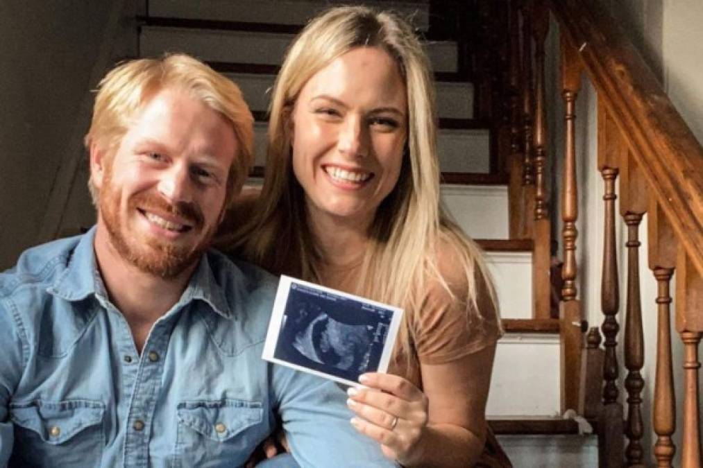 Mitchell y su esposo, Joseph, compartieron la noticia de su quinto embarazo con sus 109,000 seguidores de Instagram, el pasado 19 de noviembre. El 8 de diciembre, ella les escribió que se sometería a una quinta cesárea.