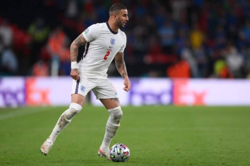 Kyle Walker: Lateral por la banda derecha (Inglaterra).