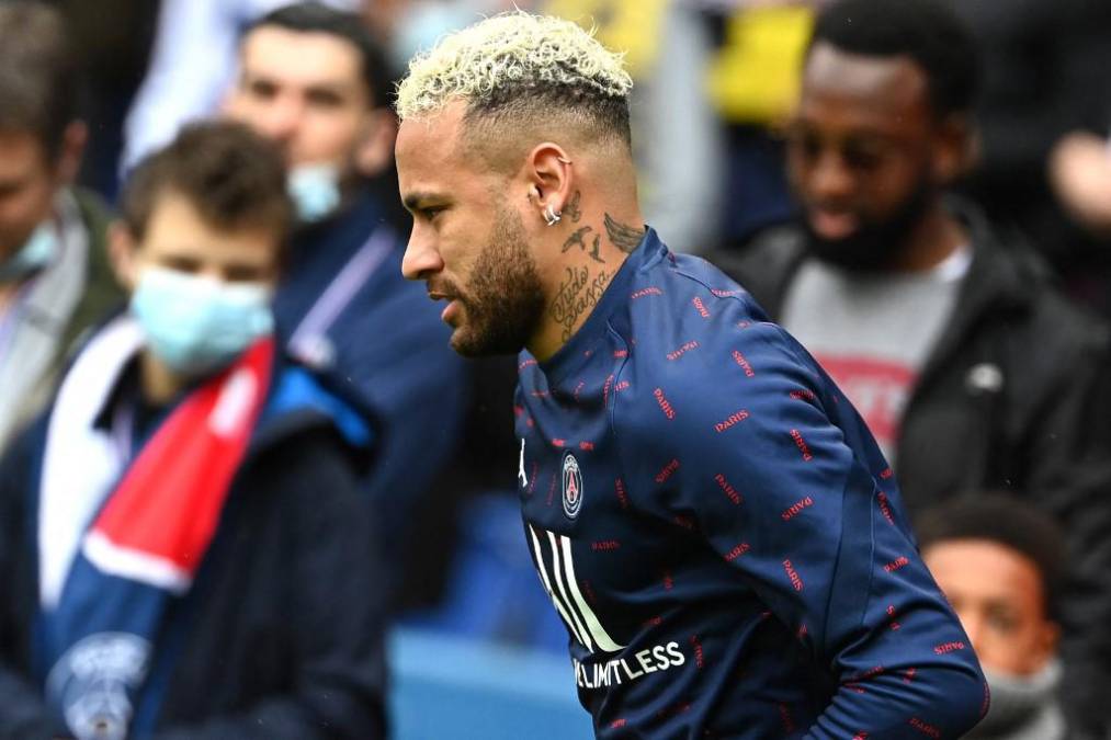 El brasileño Neymar fue abucheado por los fans del PSG. Los seguidores le recriminan por su bajo nivel en la Champions League.