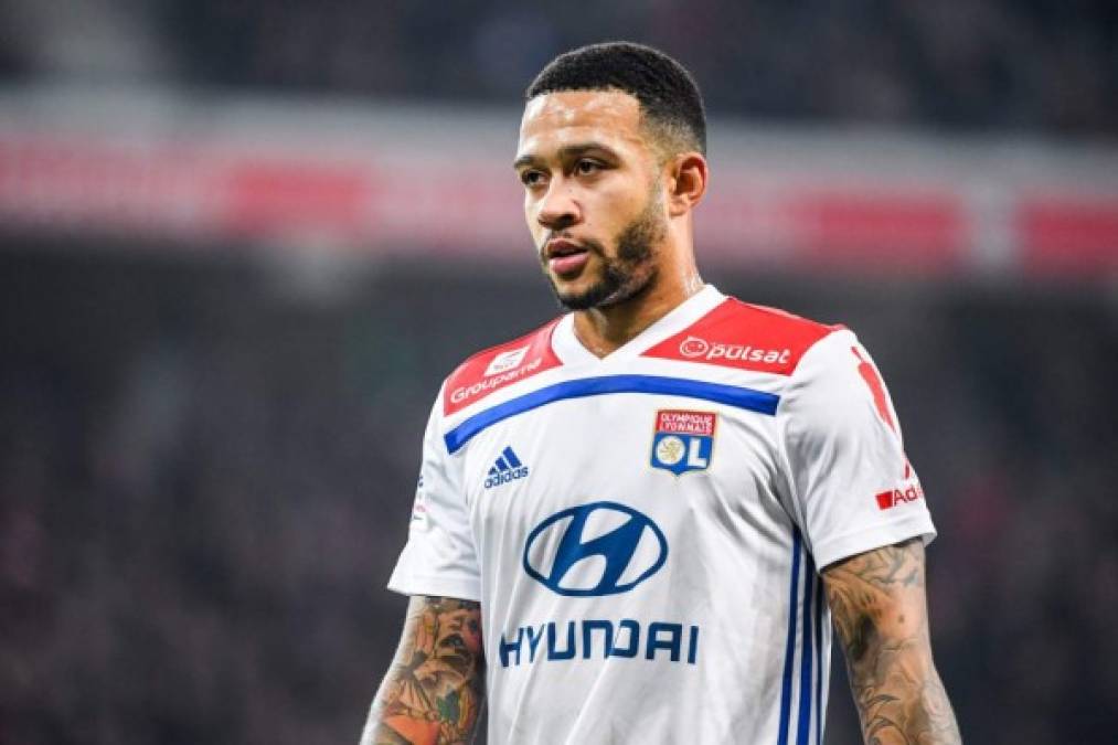 Según Sky Sports Italia, el futuro de Memphis Depay parece estar más cerca de la Serie A que del FC Barcelona. El citado medio asegura que el AC Milan podría dar uno de los bombazos del mercado y hacerse con el fichaje del delantero holandés a cambio de Lucas Paquetá. El mediocentro brasileño, que aterrizó en 2019 a Milan, es del gusto de la directiva del Olympique de Lyon.