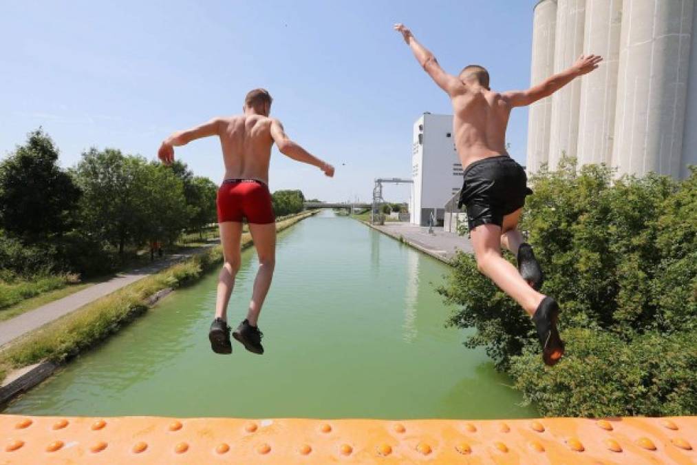 'Este aumento de los extremos de calor se está produciendo como la ciencia había previsto, como resultado directo de un calentamiento inducido por los gases de efecto invernadero de la combustión de carbón, petróleo y gas', añade.