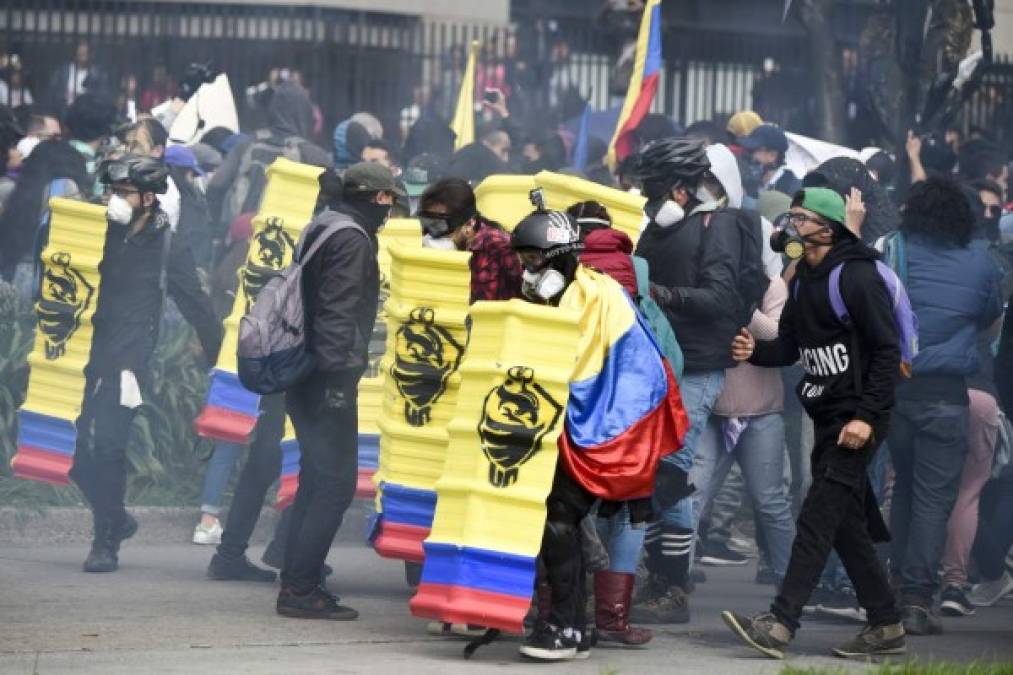 Los desórdenes comenzaron cuando la mayoría de los participantes en las manifestaciones, que transcurrieron pacíficas en su mayor parte, se retiraban del centro de la ciudad.