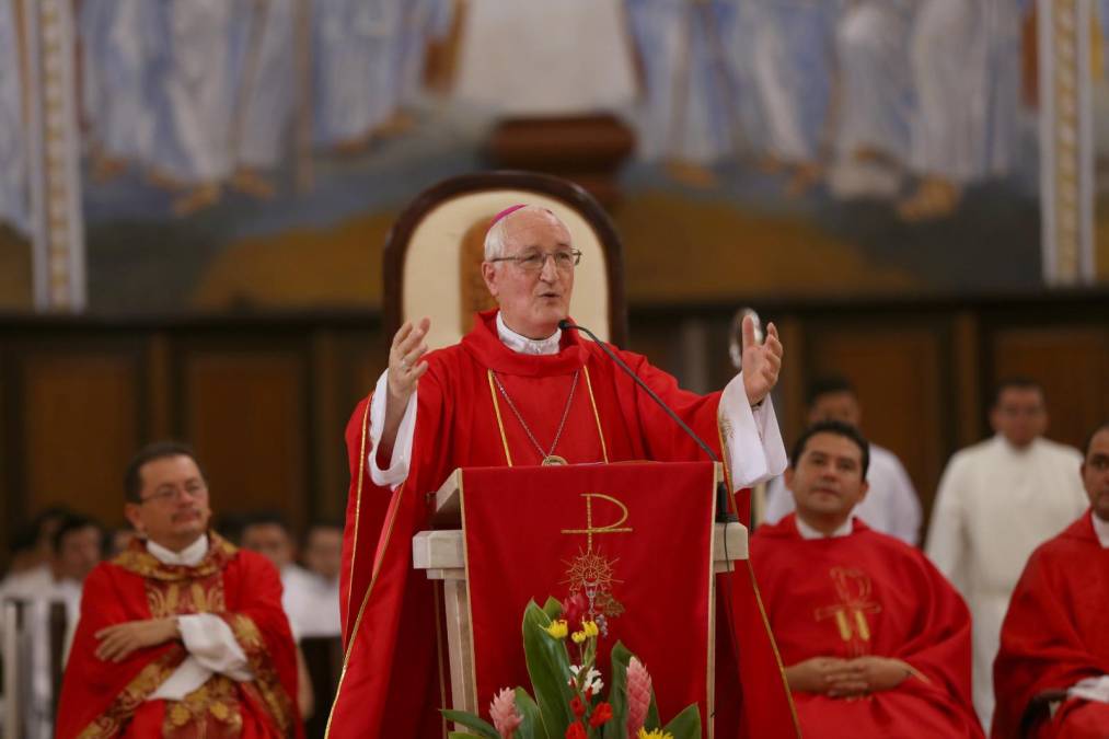 Monseñor Miguel Lenihan será ahora el líder de la Iglesia Católica en la Arquidiócesis de San Pedro Sula, cargo que de no haber renunciado, ocuparía Garachana. 