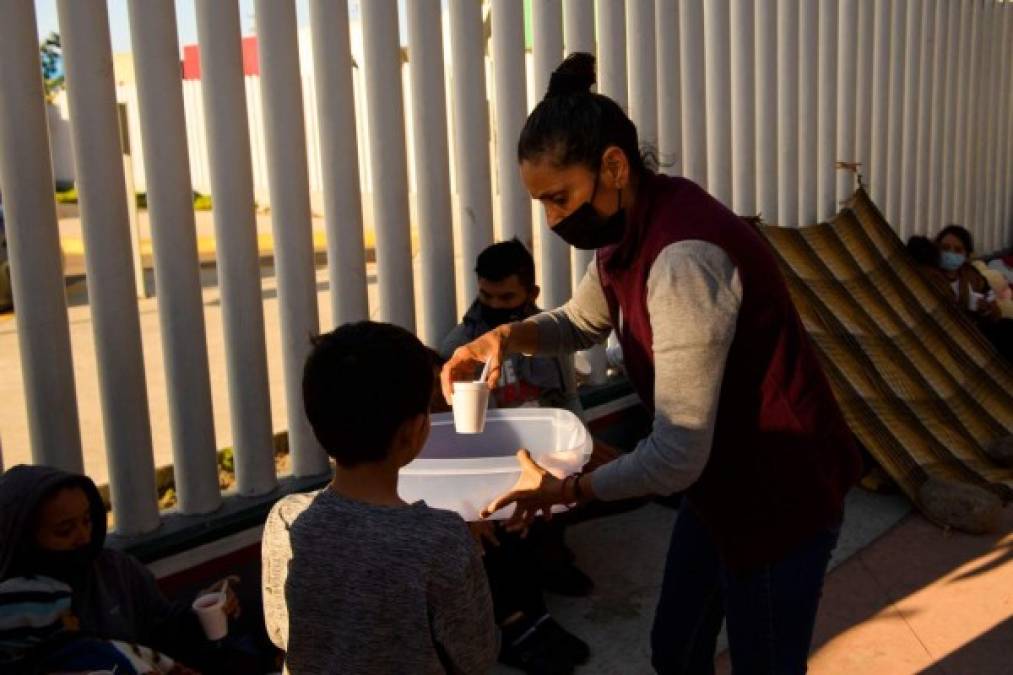 Muchos perdieron esperanza tras la pausa del programa por la pandemia a partir de marzo del año pasado en una nueva estrategia de Trump de sellar la frontera con México.