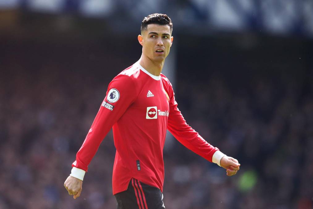 Hasta el futuro del crack portugués Cristiano Ronaldo, al que le queda un año de contrato con el Manchester United, está en el aire con la llegada de Ten Hag, según el ‘Daily Star’.