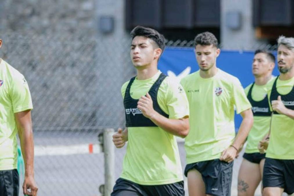 El Huesca ha llegado a un acuerdo con el Varzim Sport Club para la cesión por una temporada de Jonathan Toro. El joven mediapunta hondureño jugará esta temporada en el club portugués de Segunda División