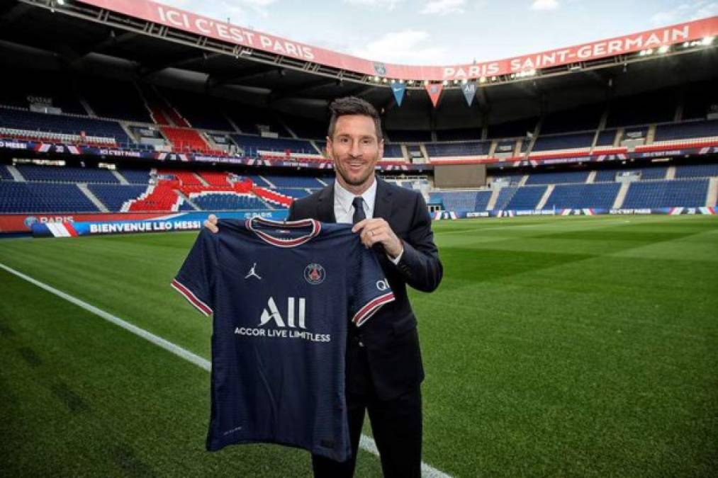 Messi se comprometió con el club de la capital francesa por dos temporadas, más una opcional.